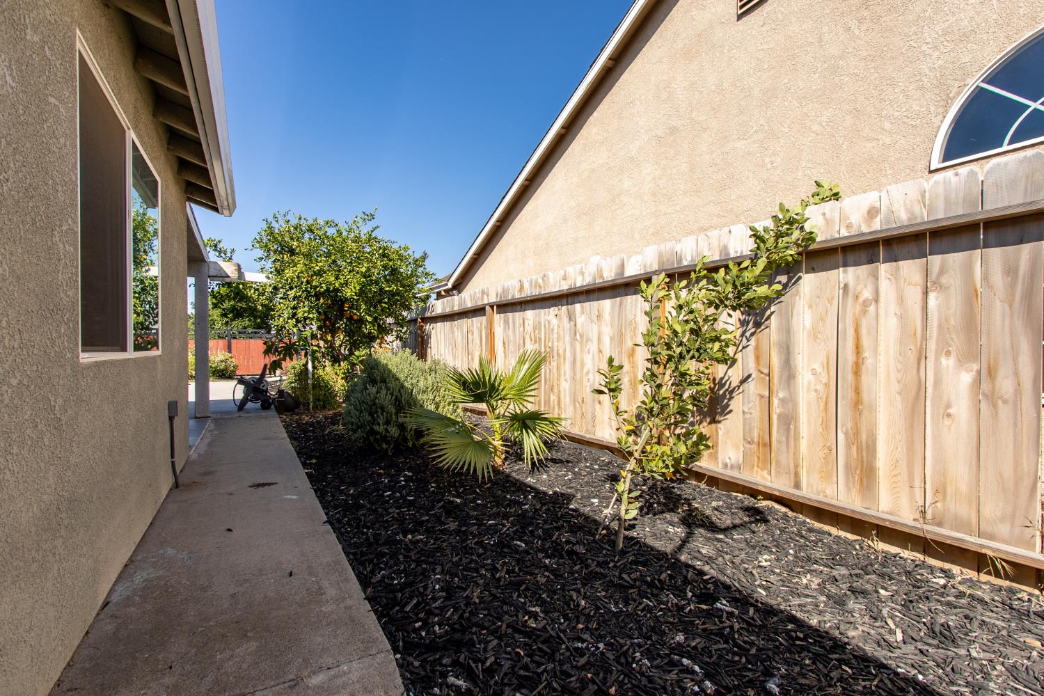 5467 9th Street