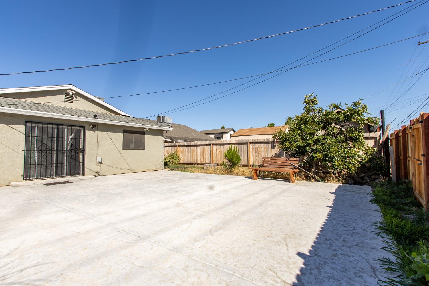 5467 9th Street