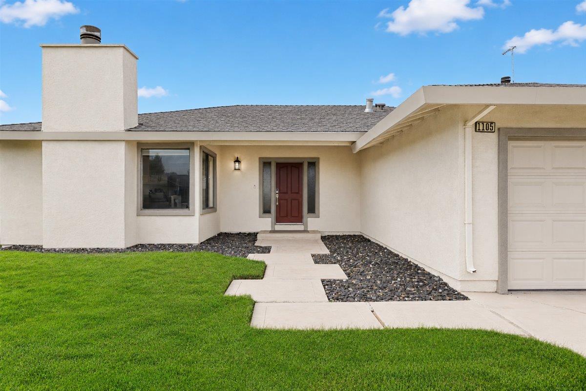 1105 W Tuolumne Road