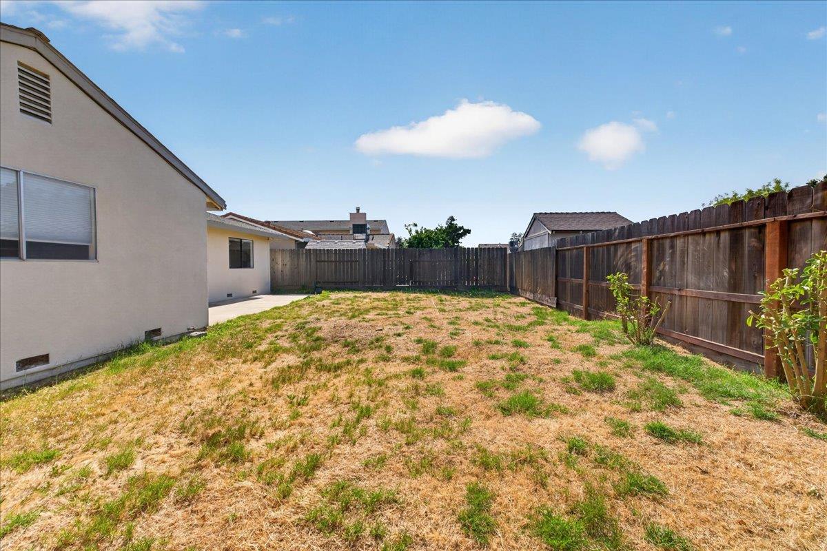 1105 W Tuolumne Road