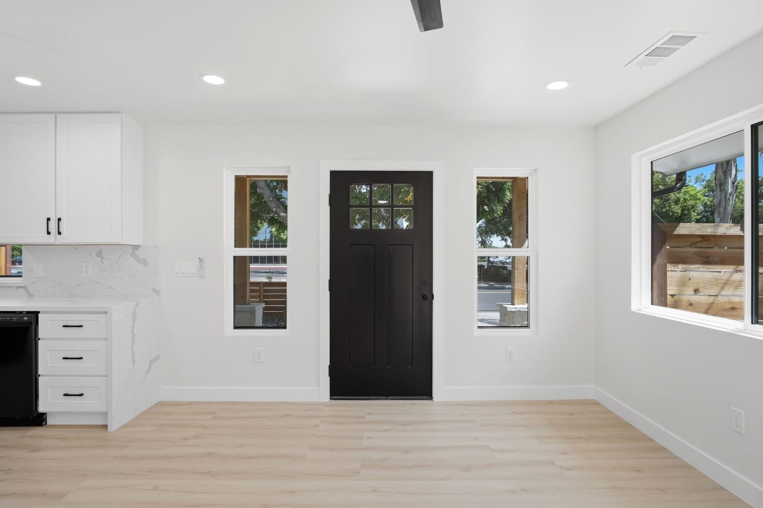 142 E Coolidge Avenue