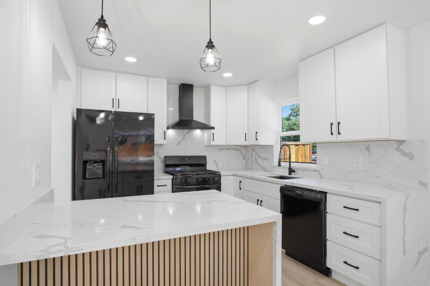 142 E Coolidge Avenue