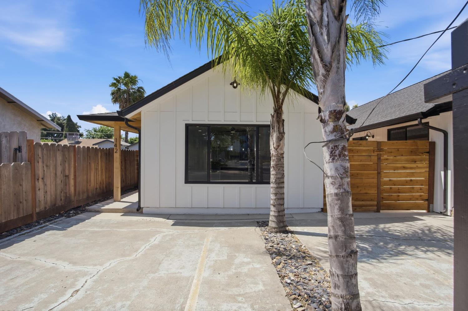 142 E Coolidge Avenue