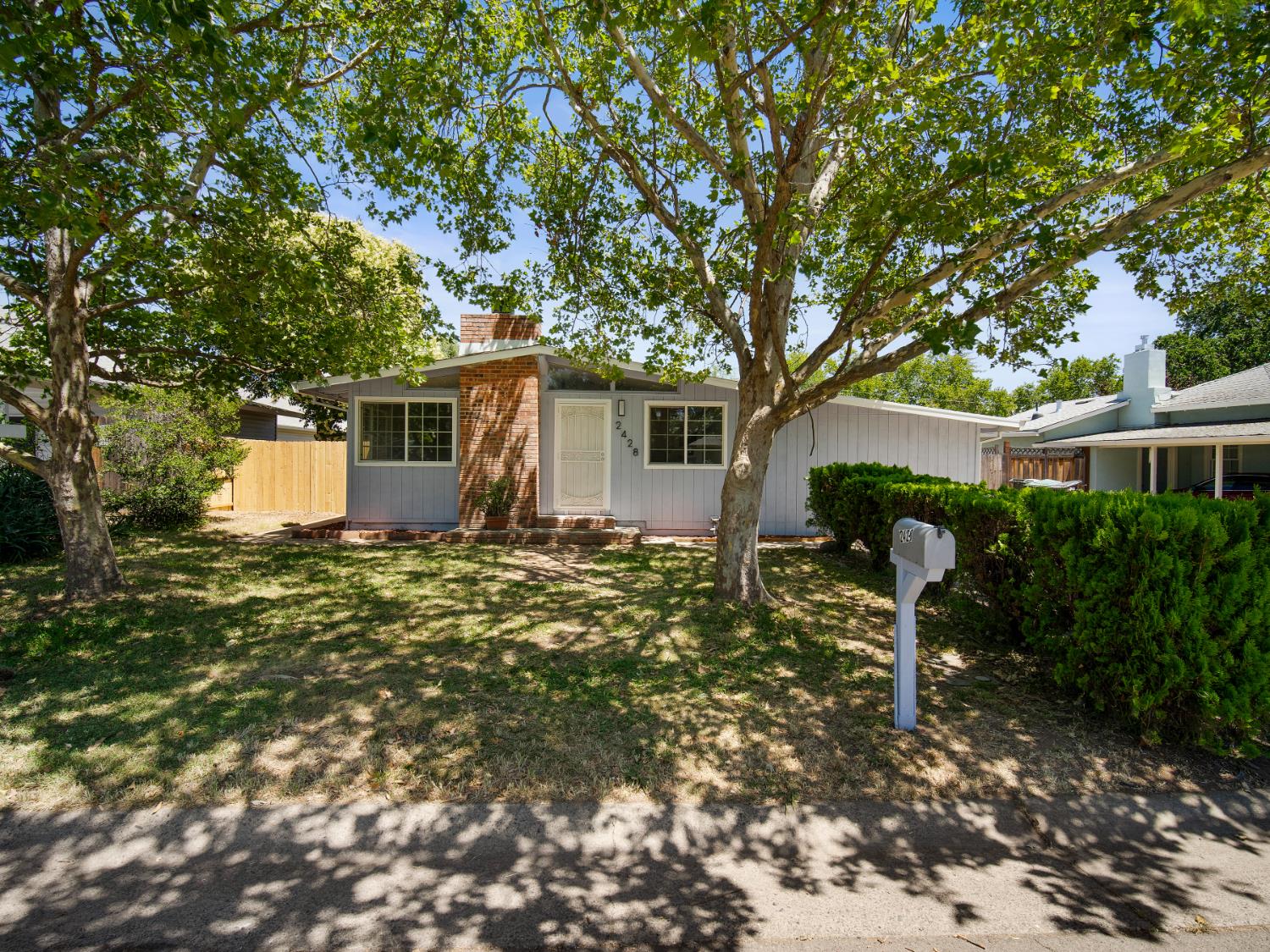 2428 Upham Court