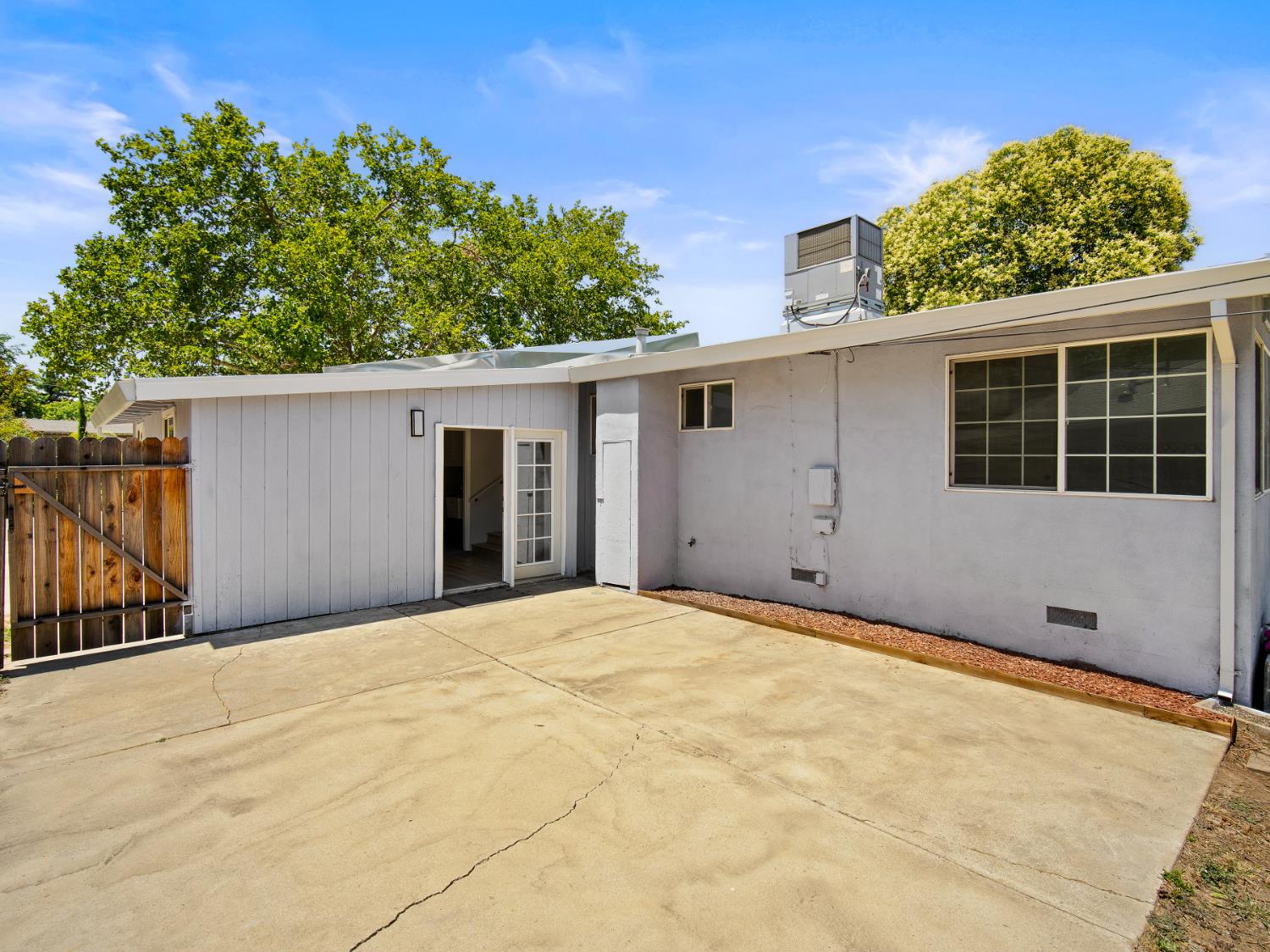 2428 Upham Court