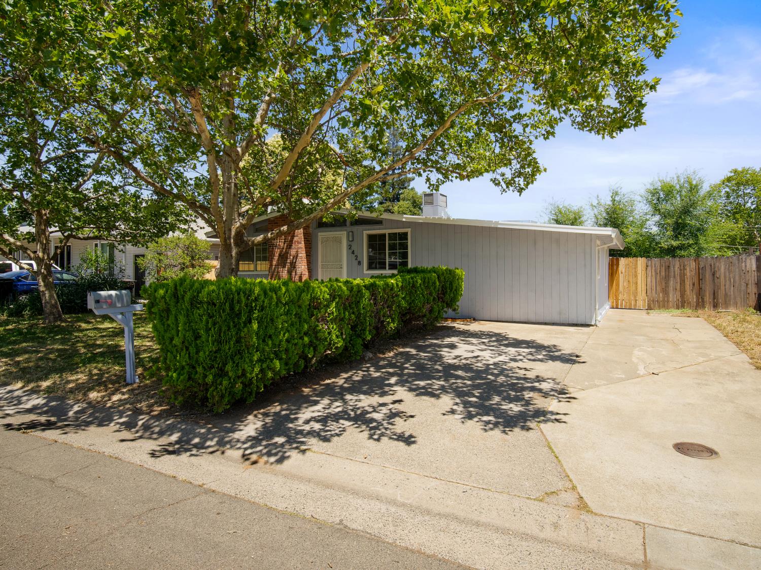 2428 Upham Court