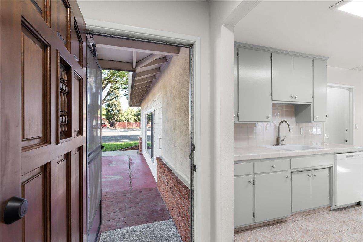 2912 Alder Creek Drive
