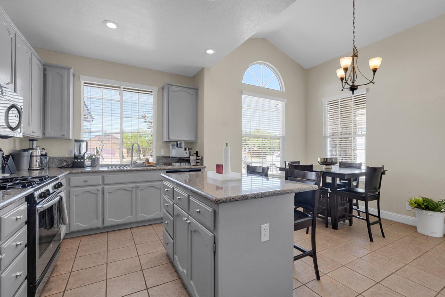 628 Mission Ridge