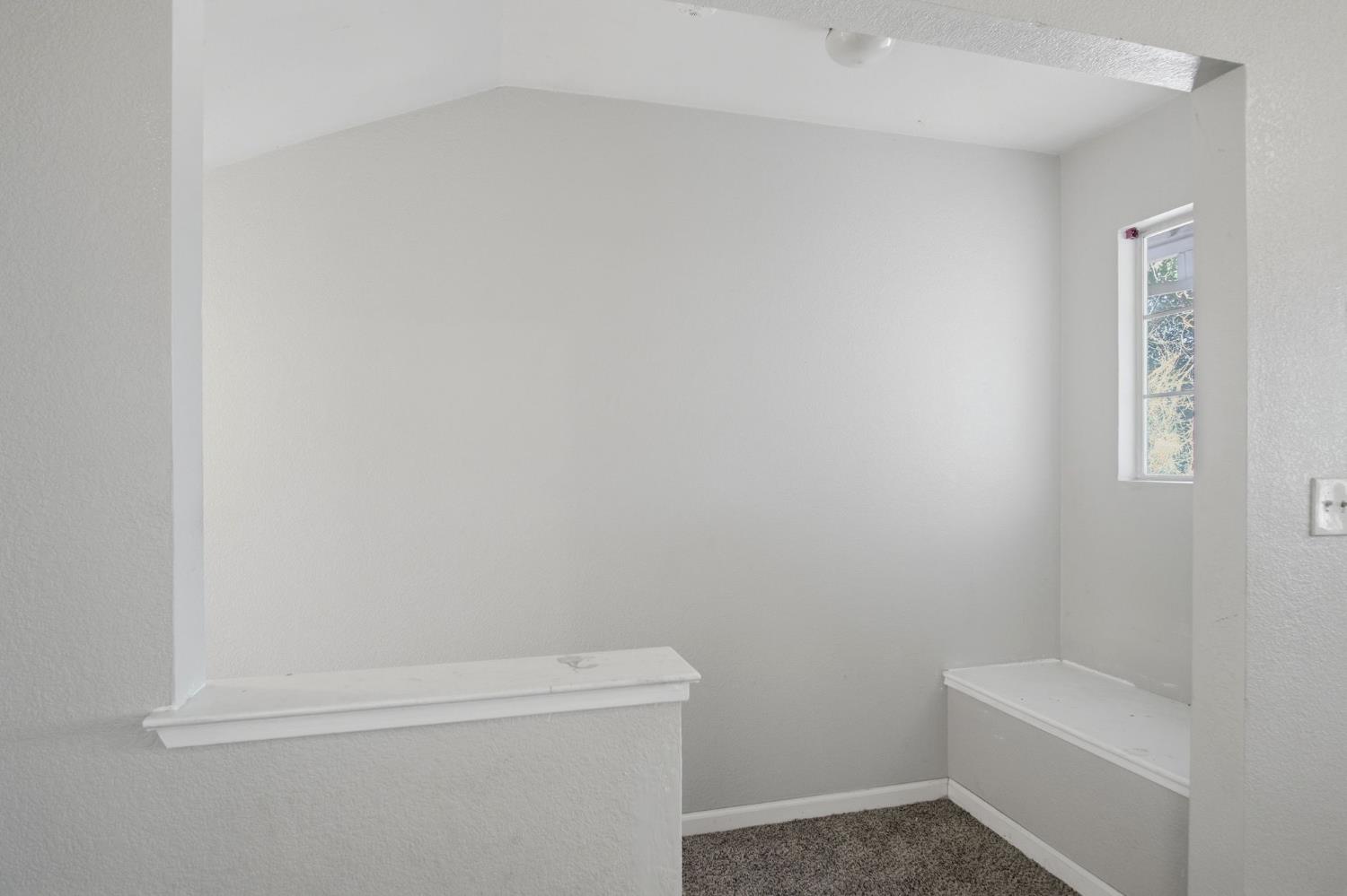 1258 Lloyd Thayer Circle