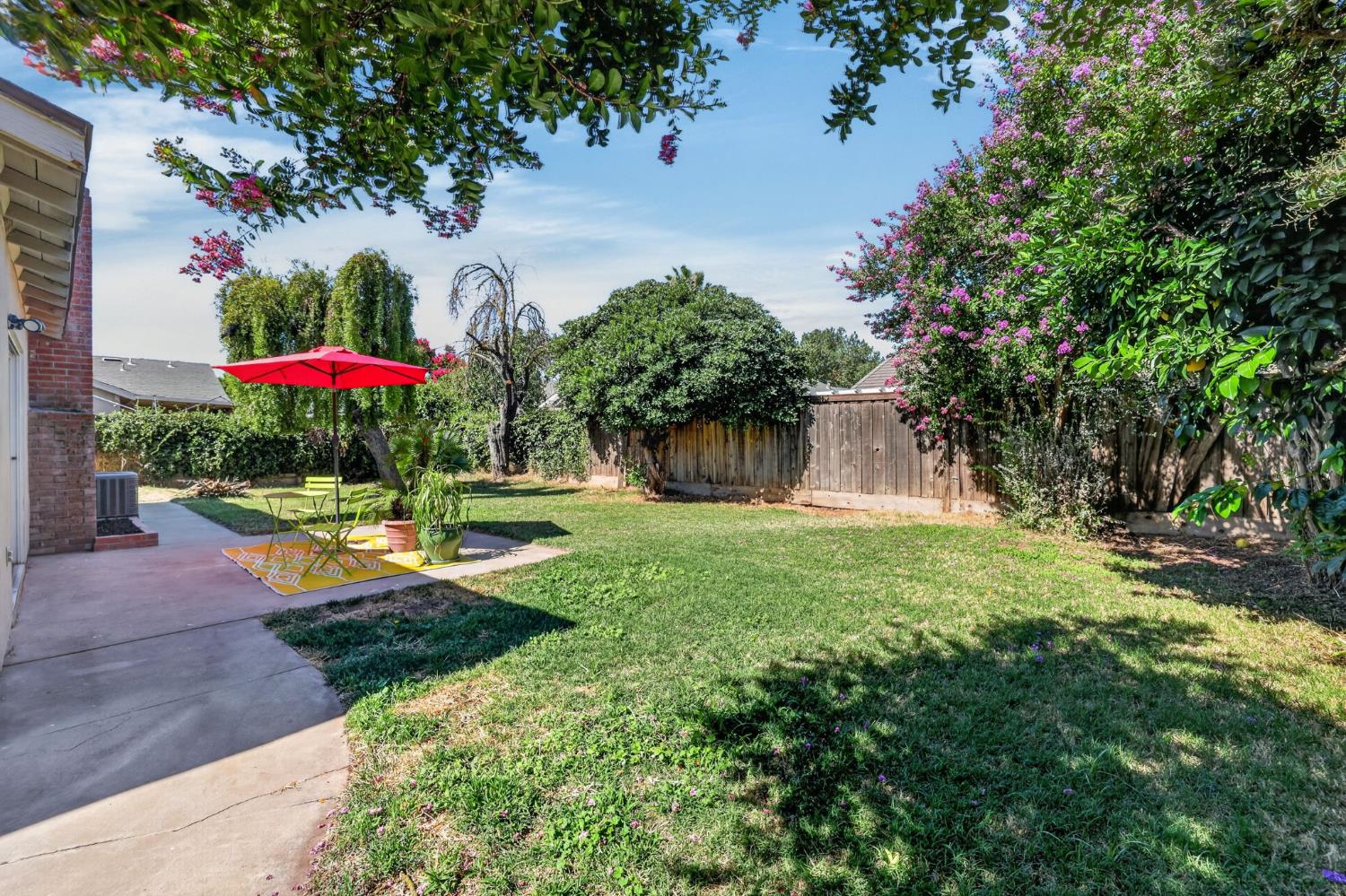 1437 Entrada Way