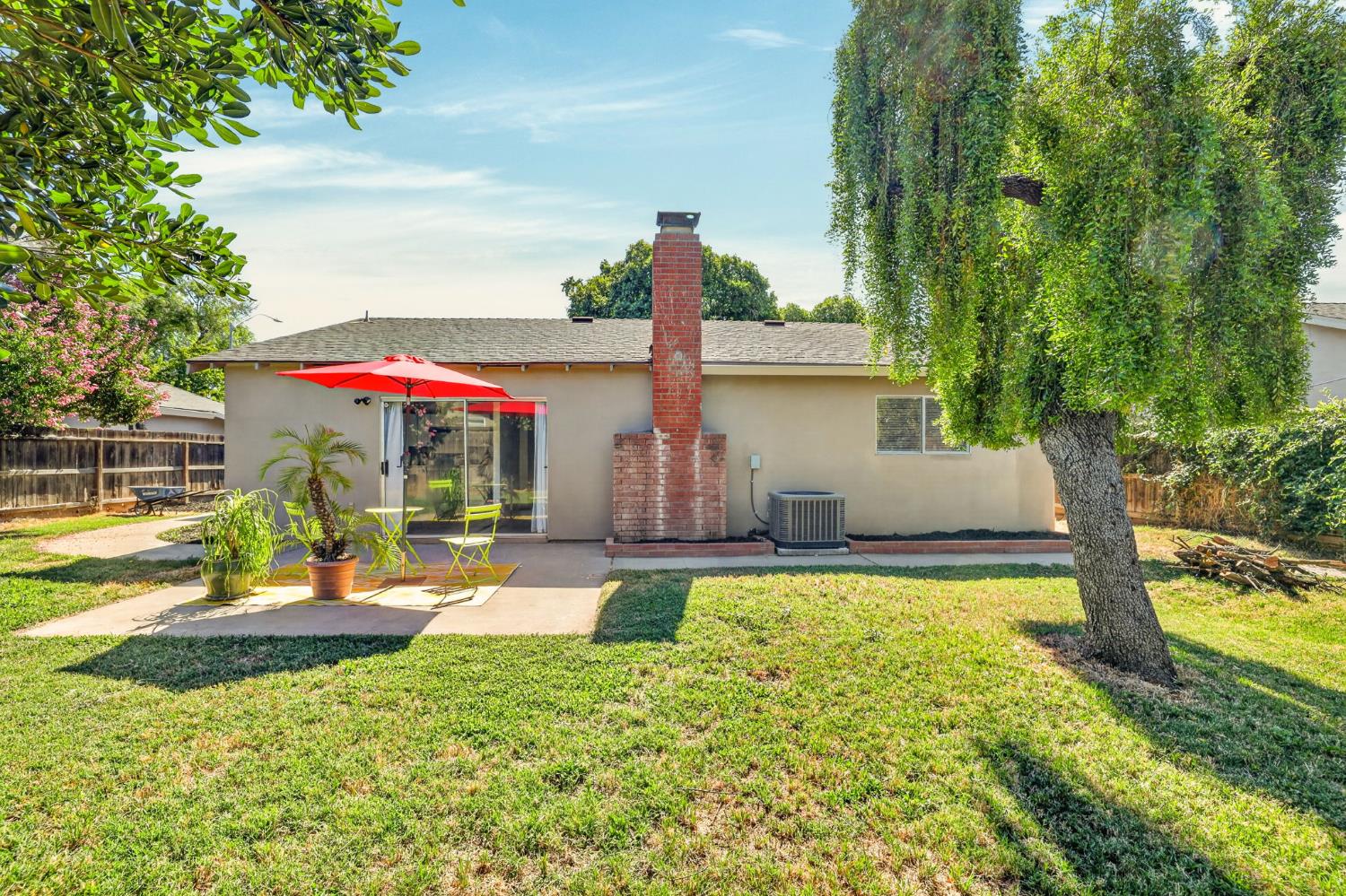 1437 Entrada Way