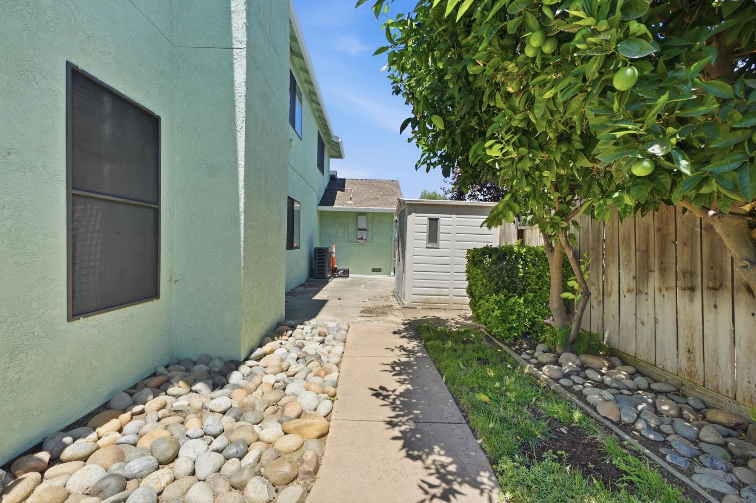 1552 Parkview Street