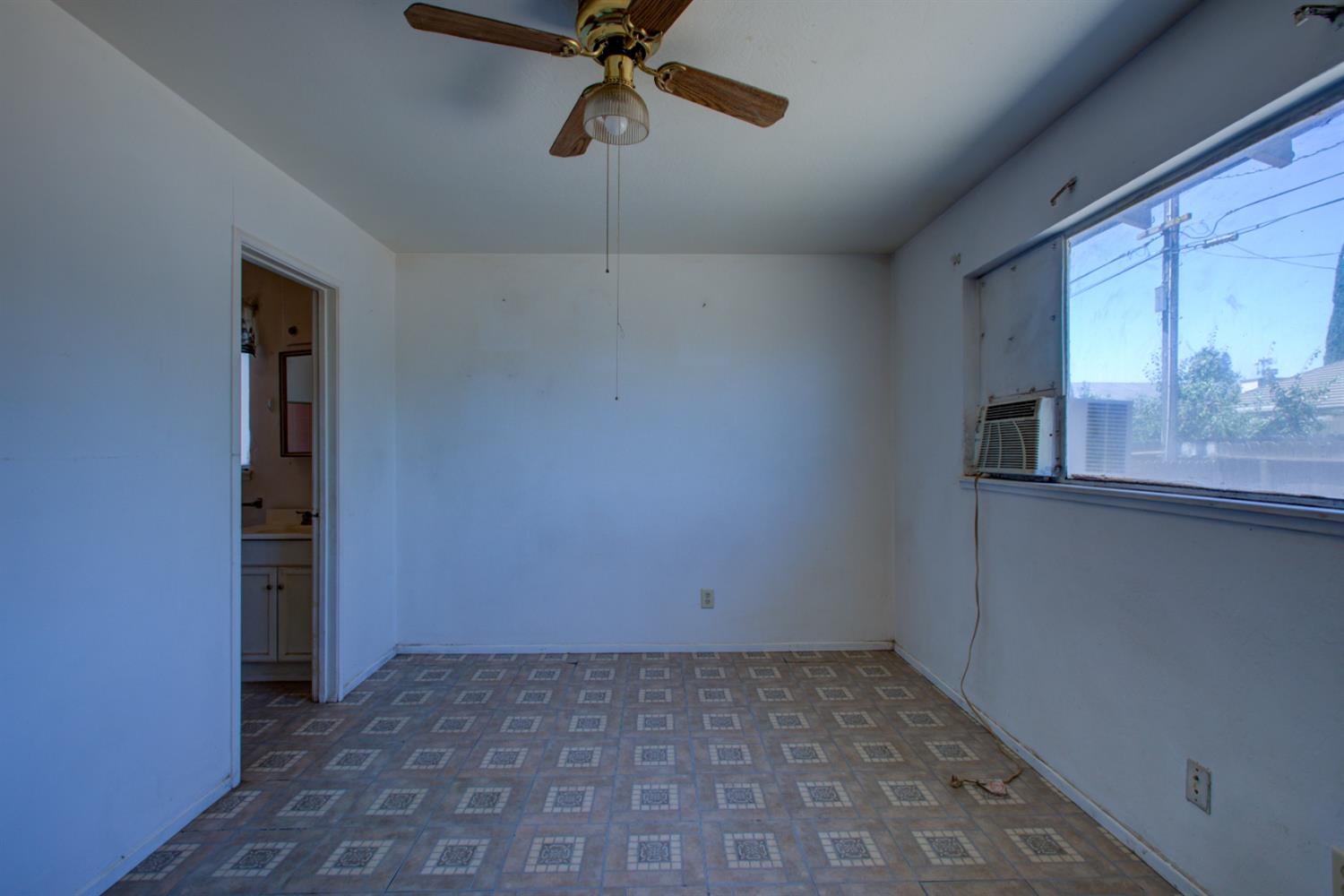 7316 Edythe Circle