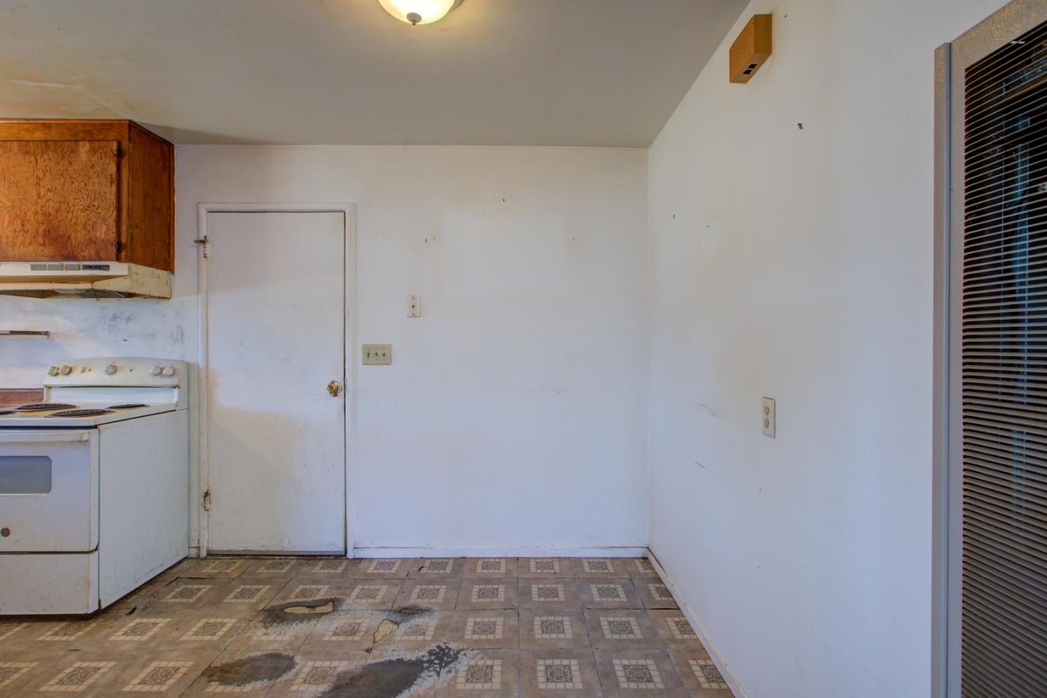 7316 Edythe Circle