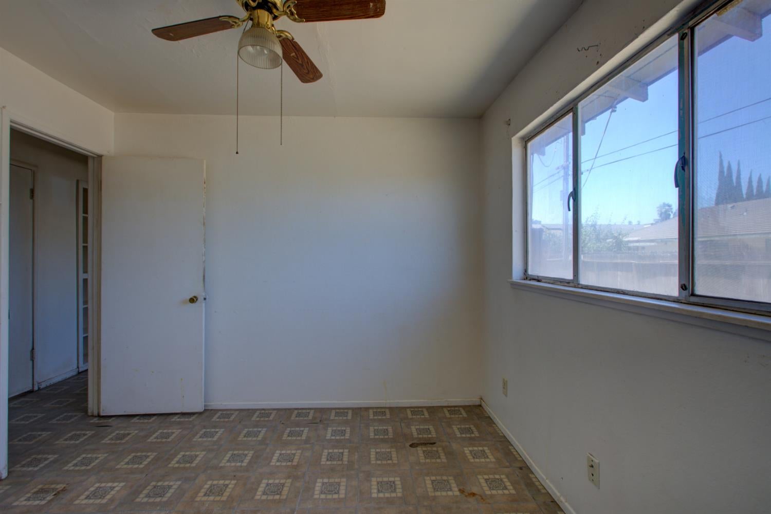 7316 Edythe Circle