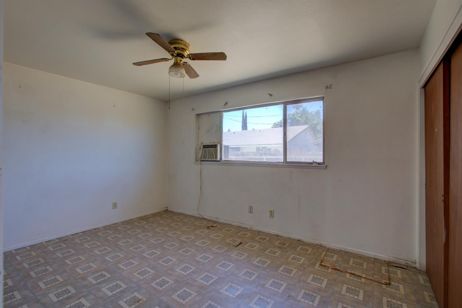 7316 Edythe Circle