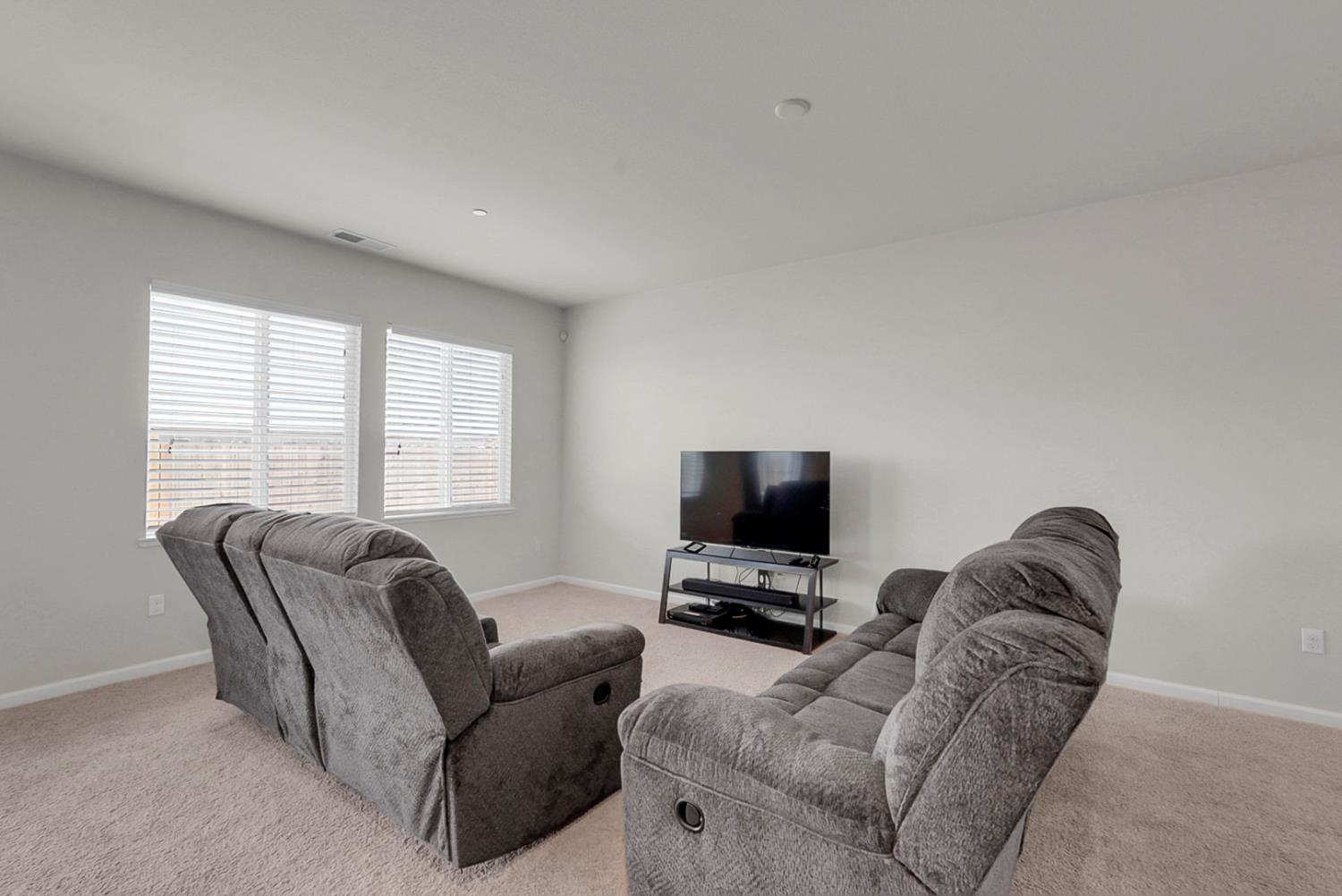 1433 Rosy Dawn Lane