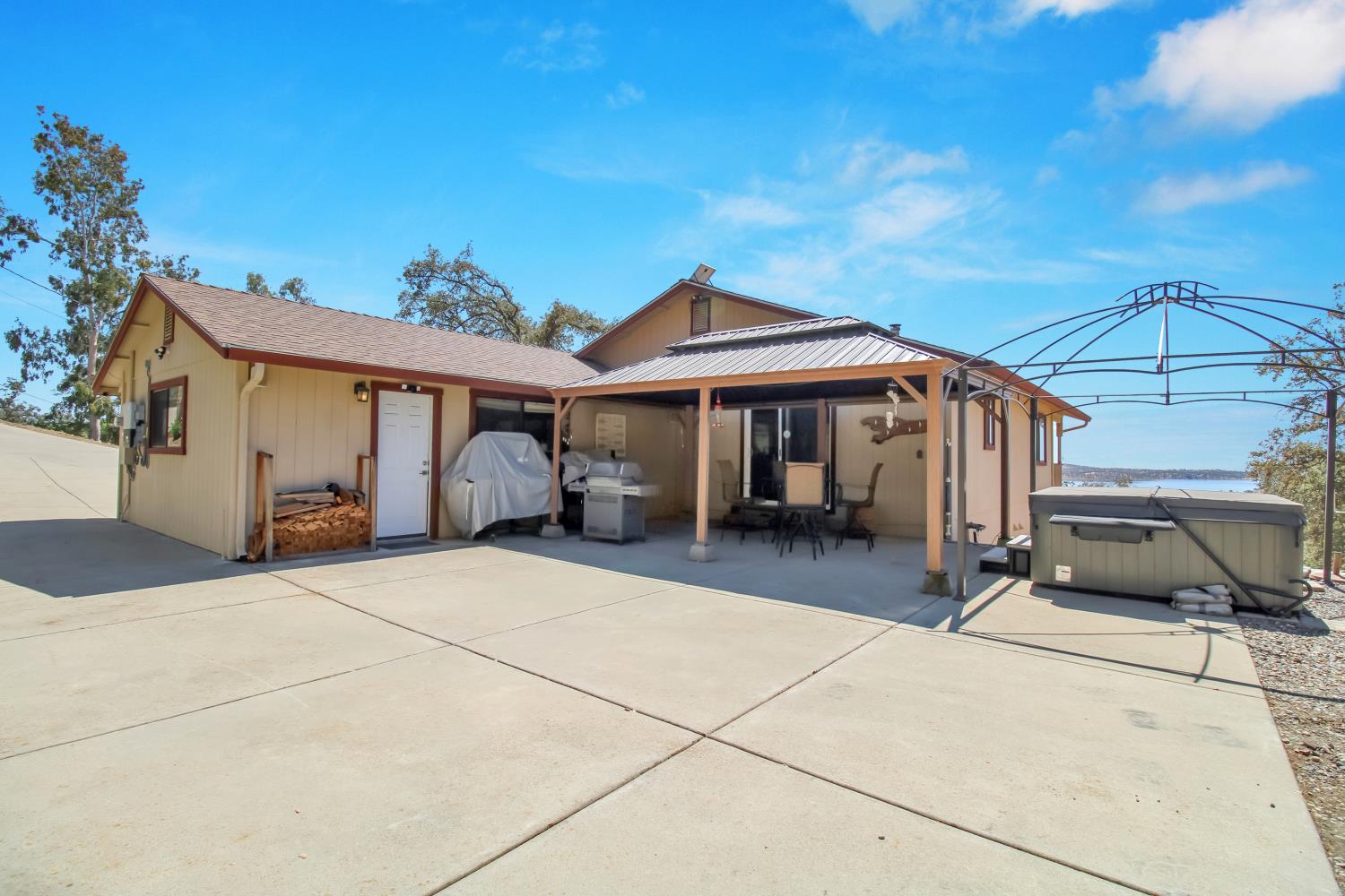 5270 Arbolada Drive