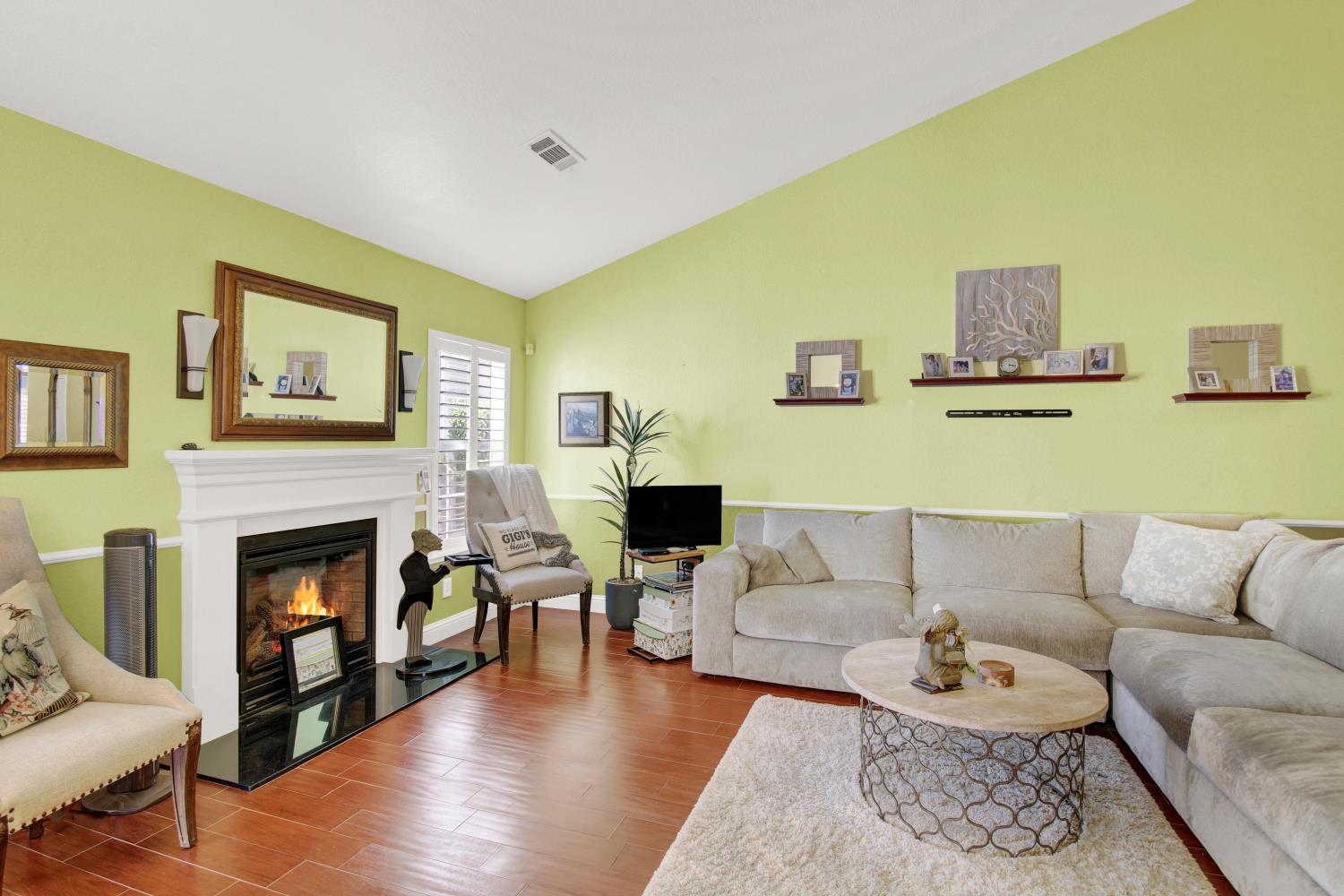 2340 St Lawrence Lane
