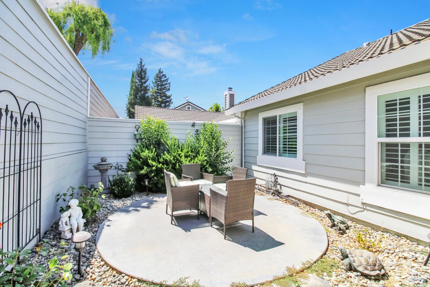 2340 St Lawrence Lane