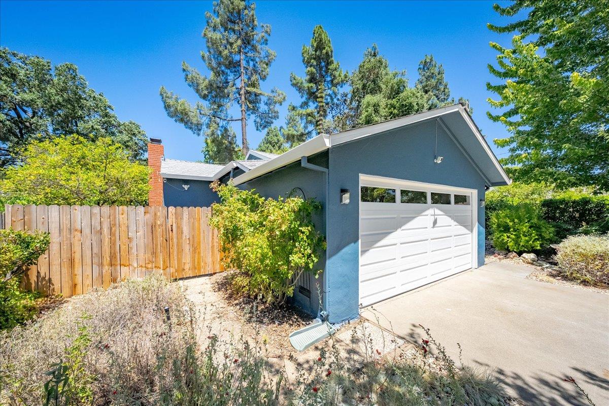 2321 Laredo Road
