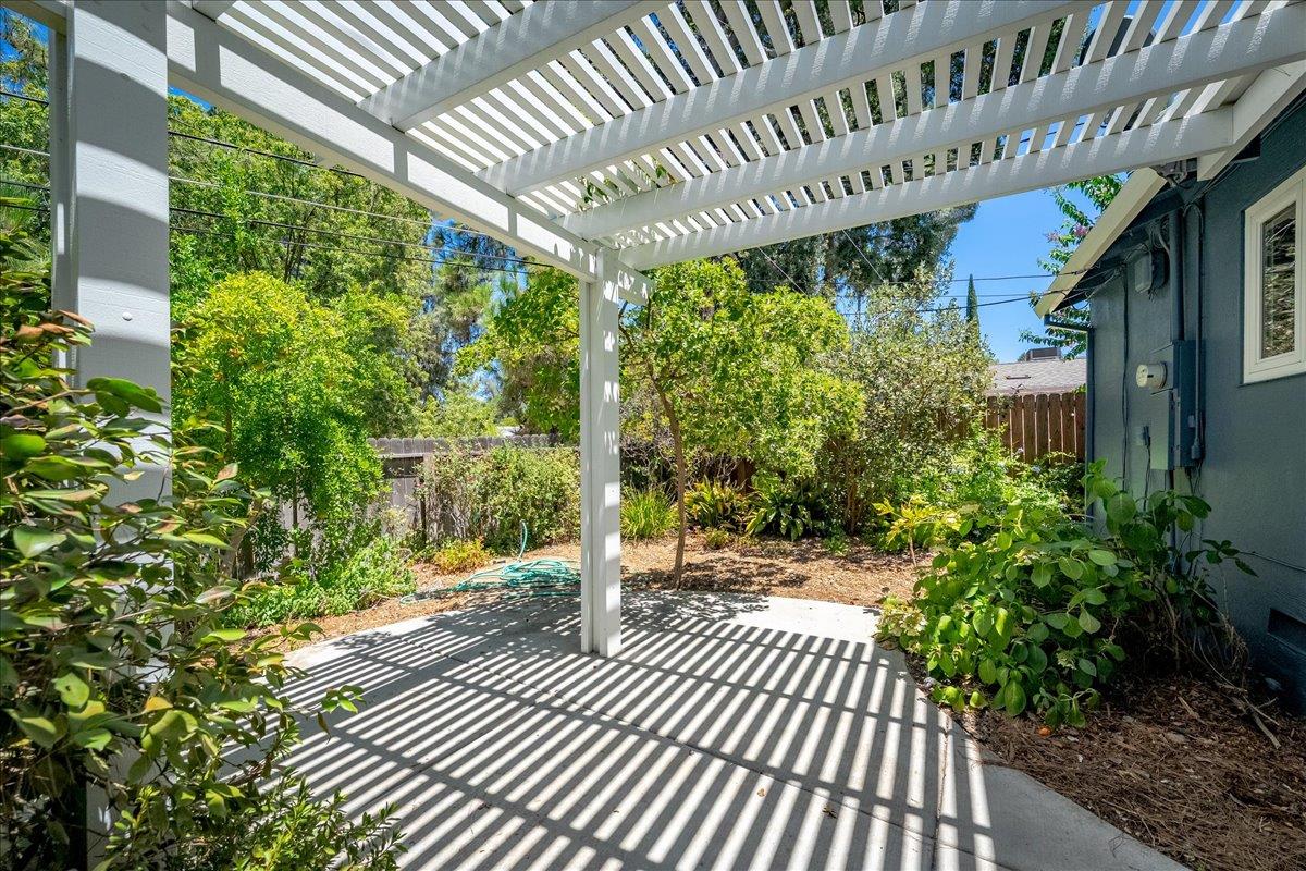 2321 Laredo Road