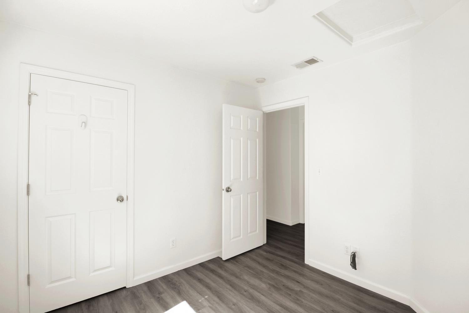 3104 Roland Gardens Lane