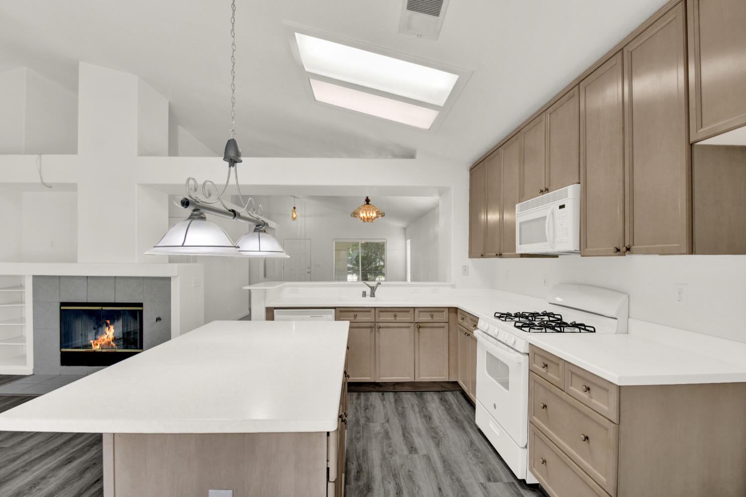 3104 Roland Gardens Lane