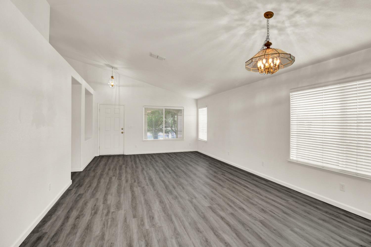 3104 Roland Gardens Lane