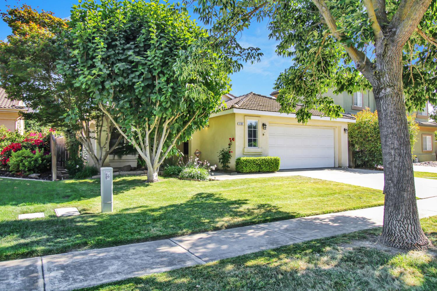3104 Roland Gardens Lane