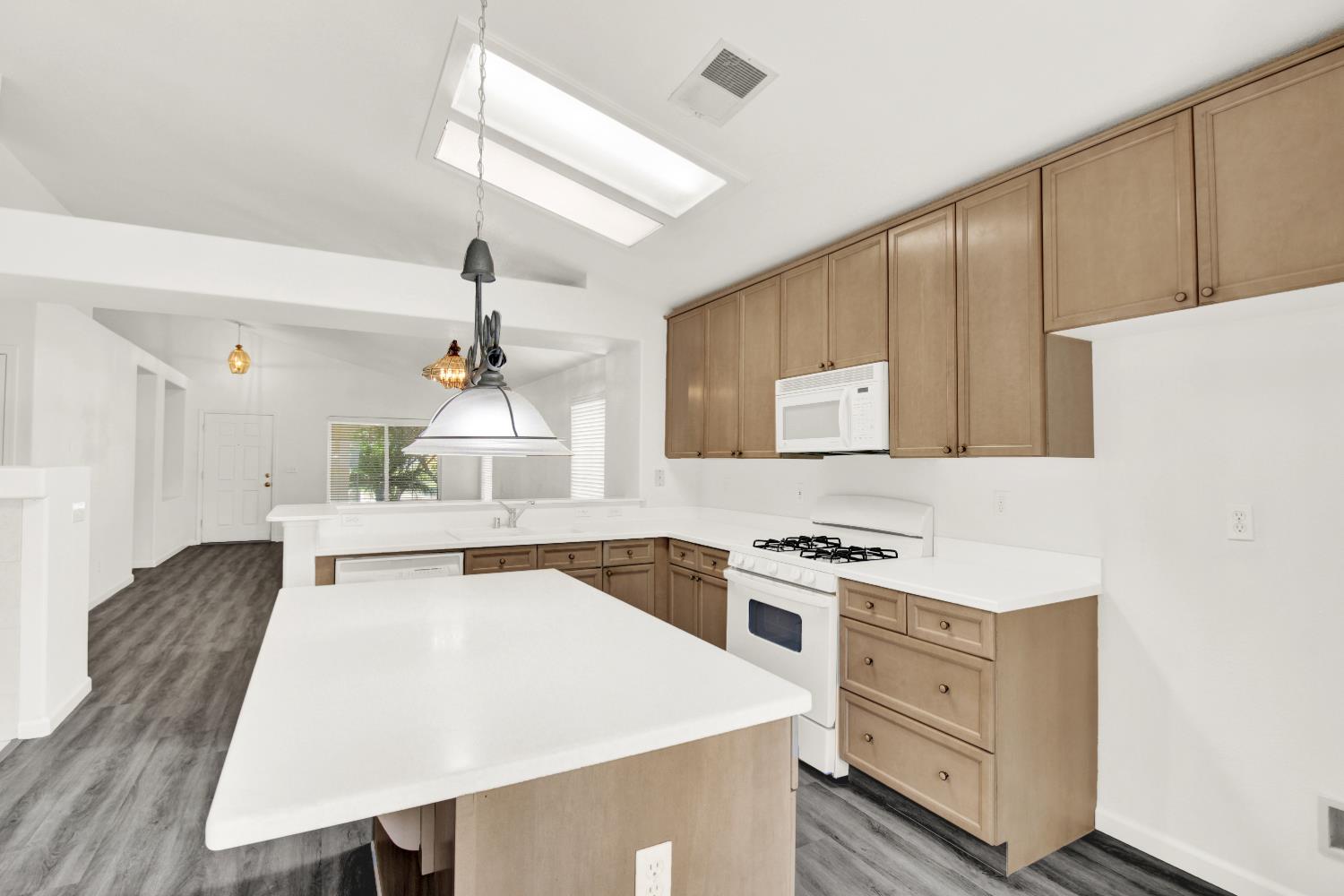 3104 Roland Gardens Lane