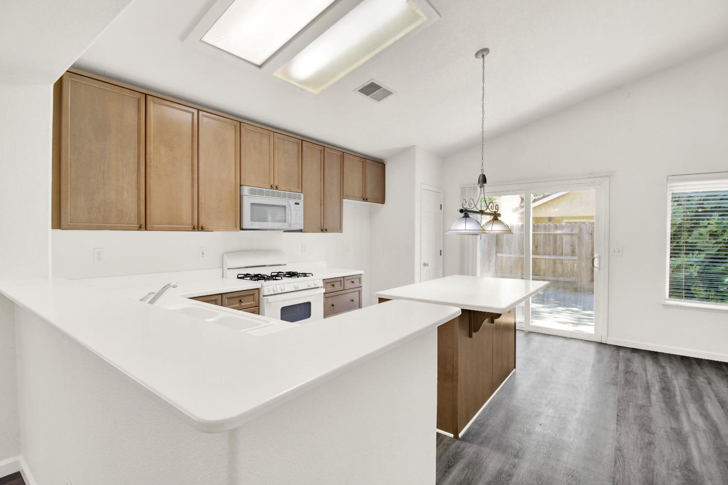 3104 Roland Gardens Lane