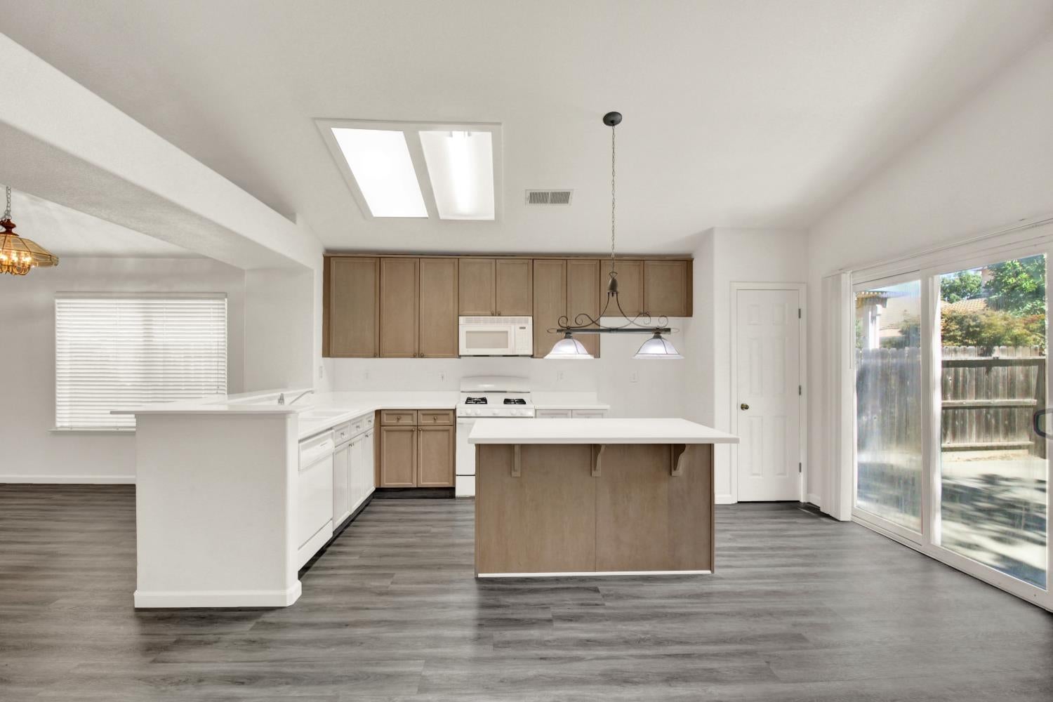 3104 Roland Gardens Lane