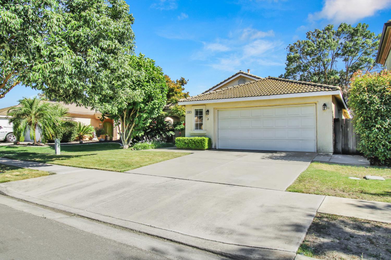 3104 Roland Gardens Lane