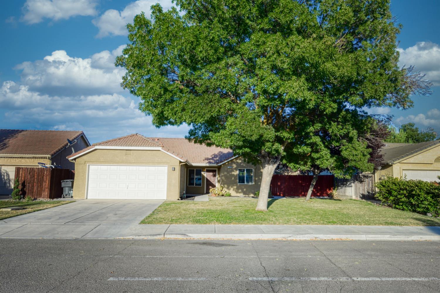 2242 Grand Canyon Way