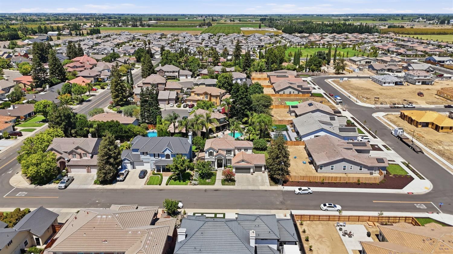 2835 CASTLEVIEW Drive