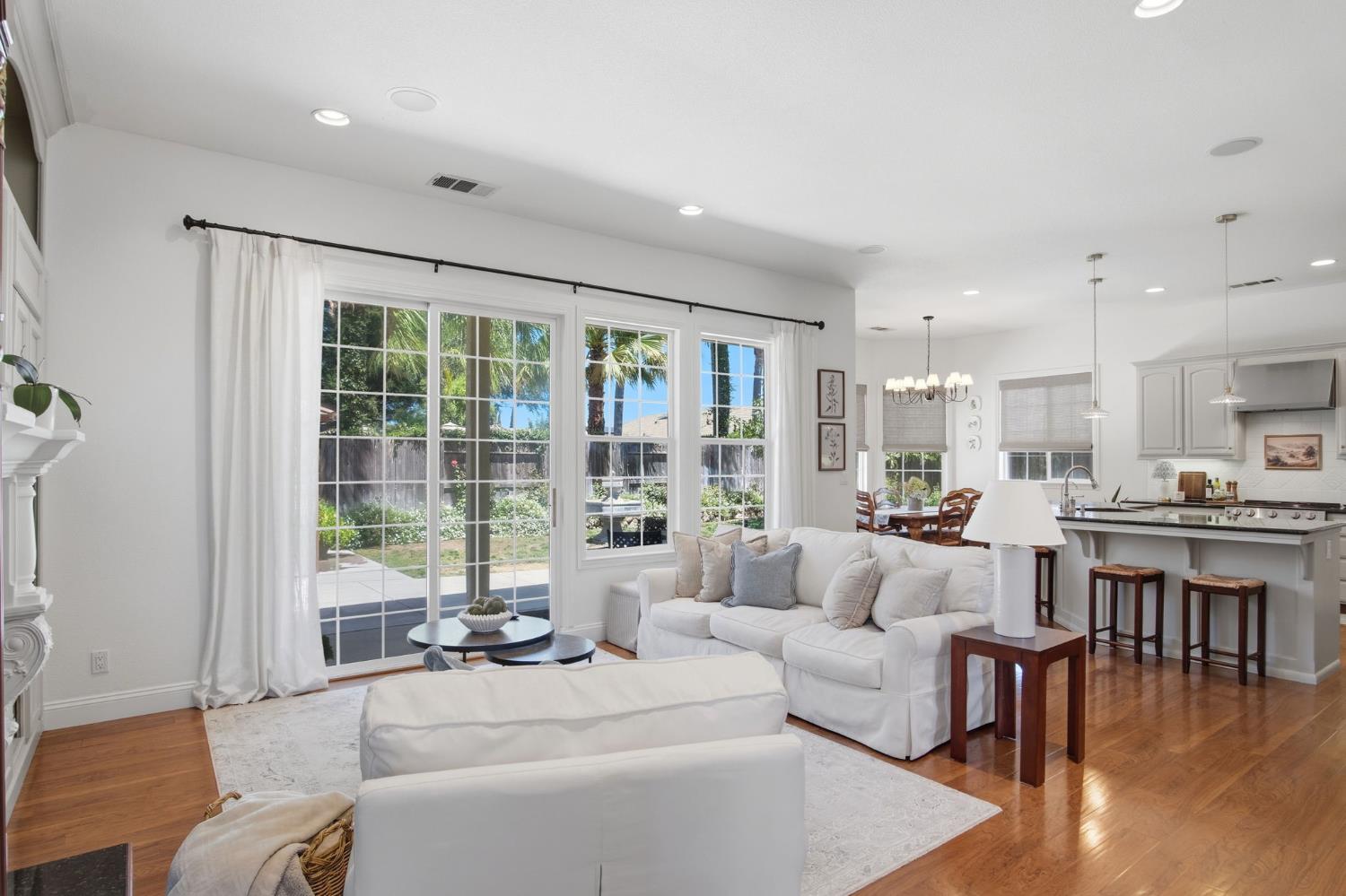 2835 CASTLEVIEW Drive