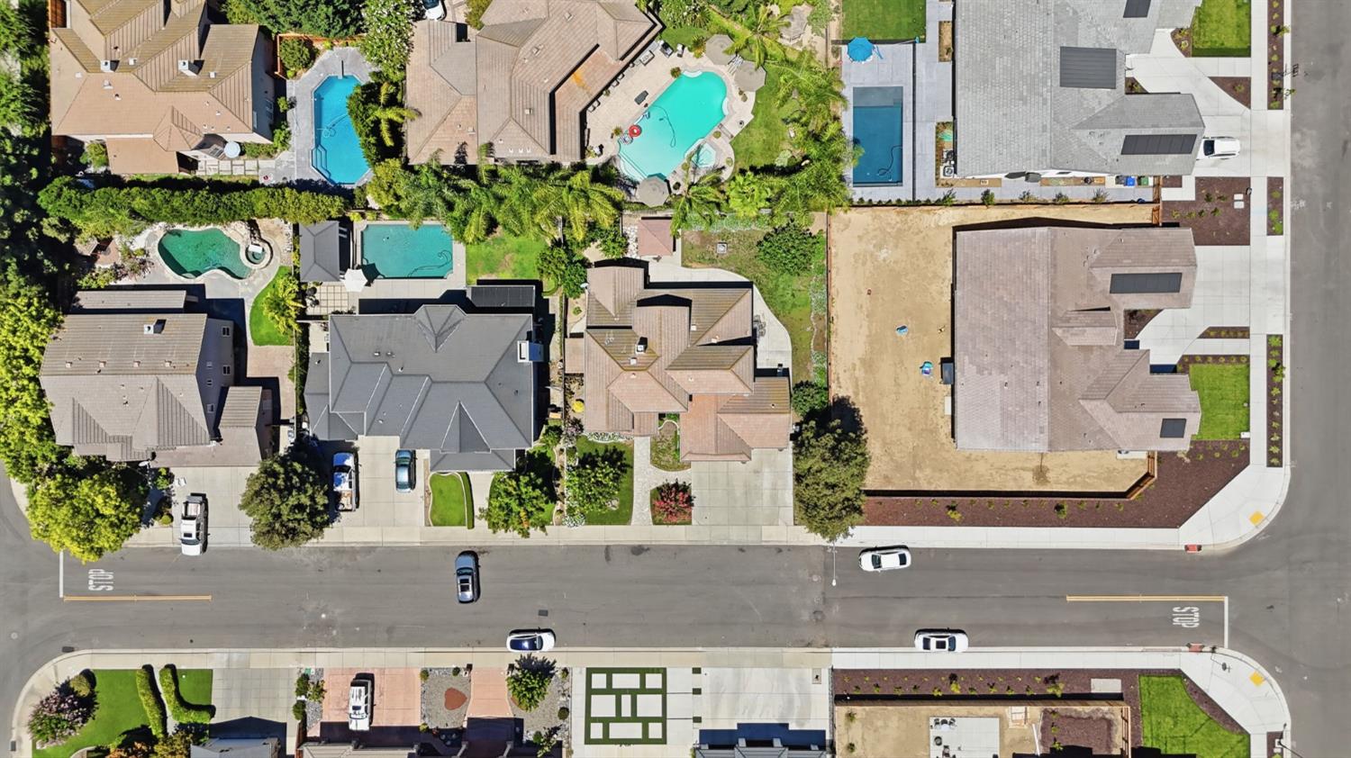 2835 CASTLEVIEW Drive