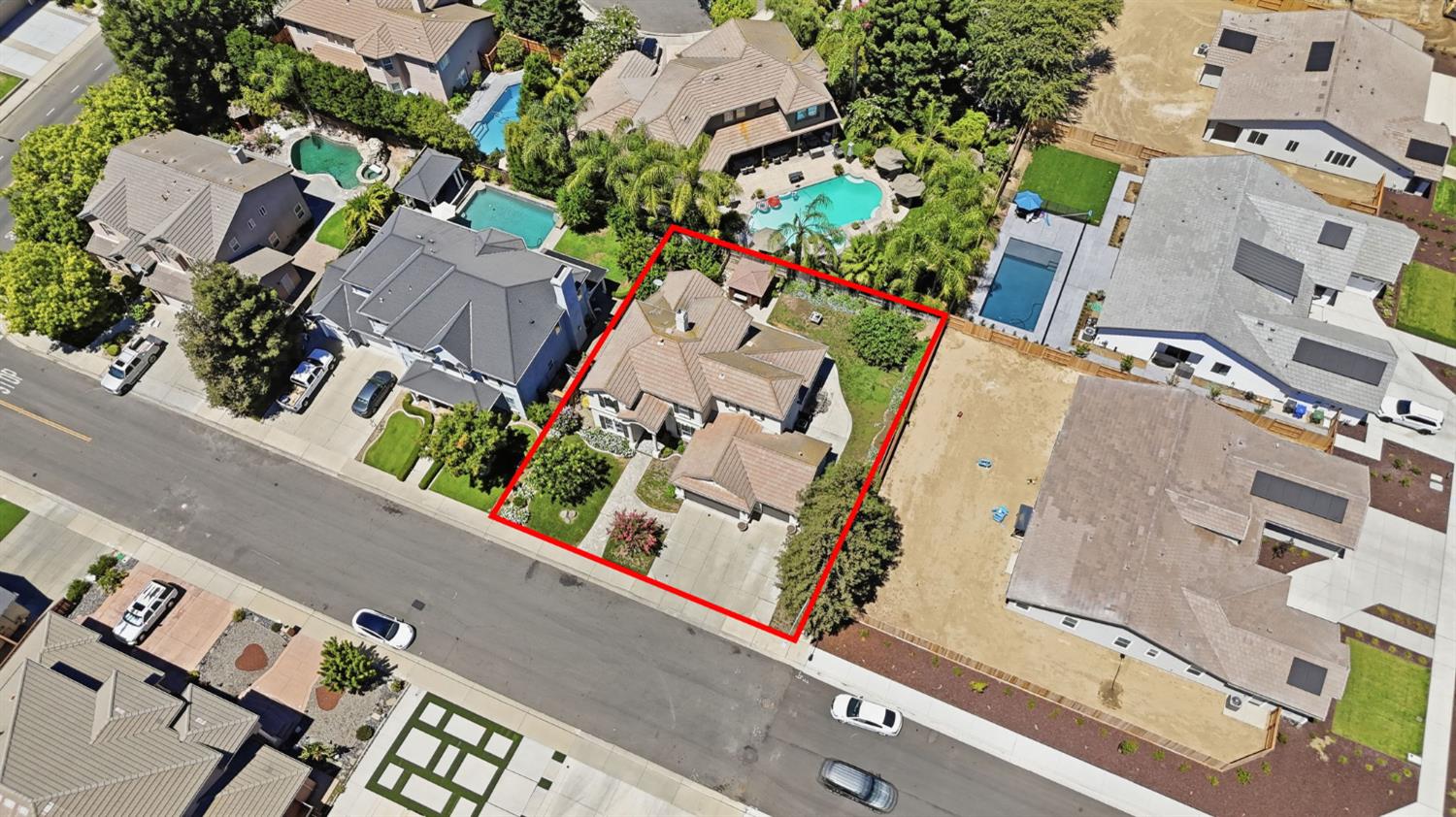 2835 CASTLEVIEW Drive