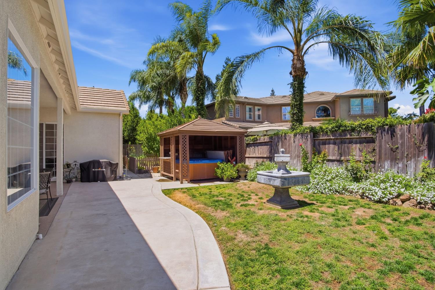 2835 CASTLEVIEW Drive
