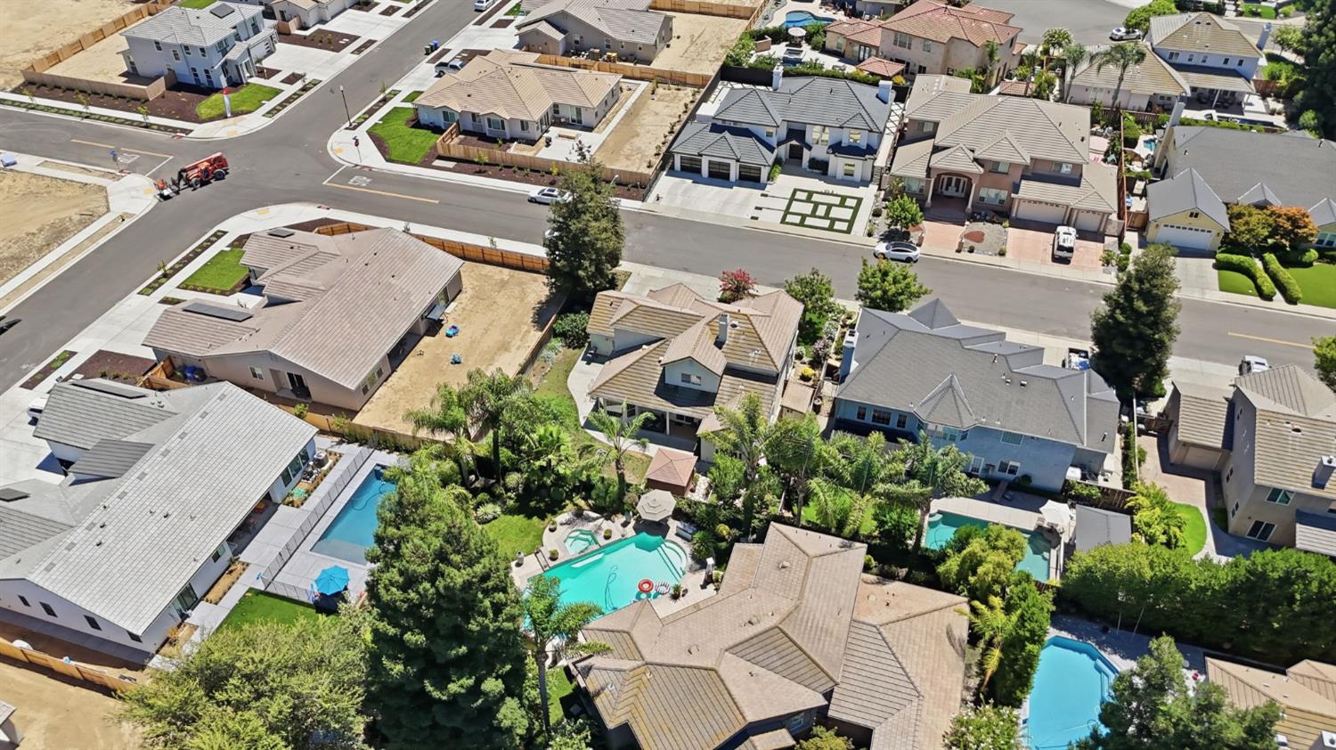2835 CASTLEVIEW Drive