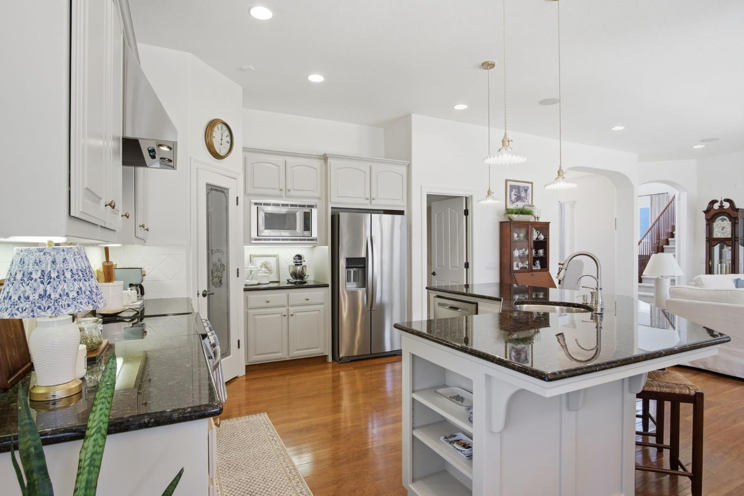 2835 CASTLEVIEW Drive