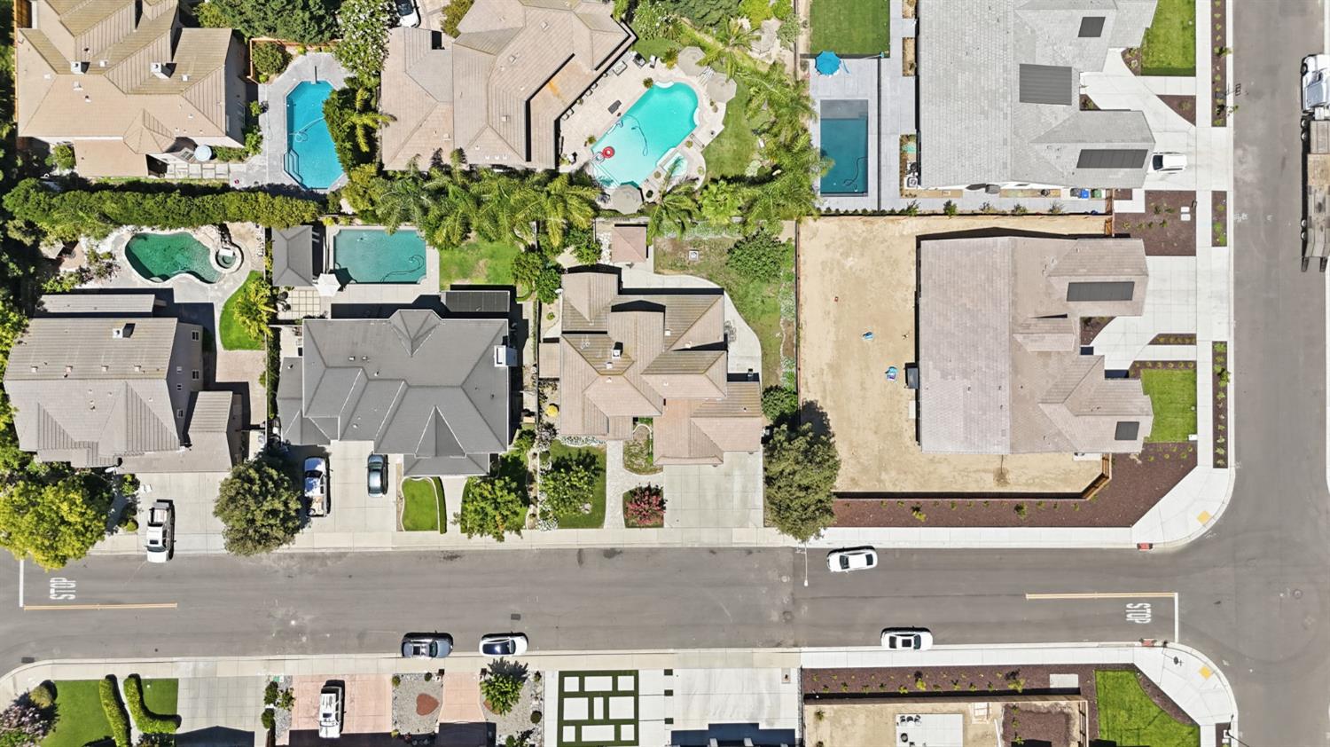 2835 CASTLEVIEW Drive