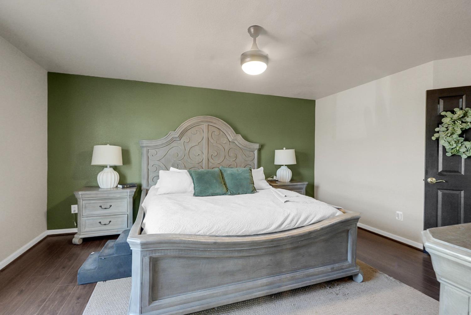 1443 Longhorn Lane