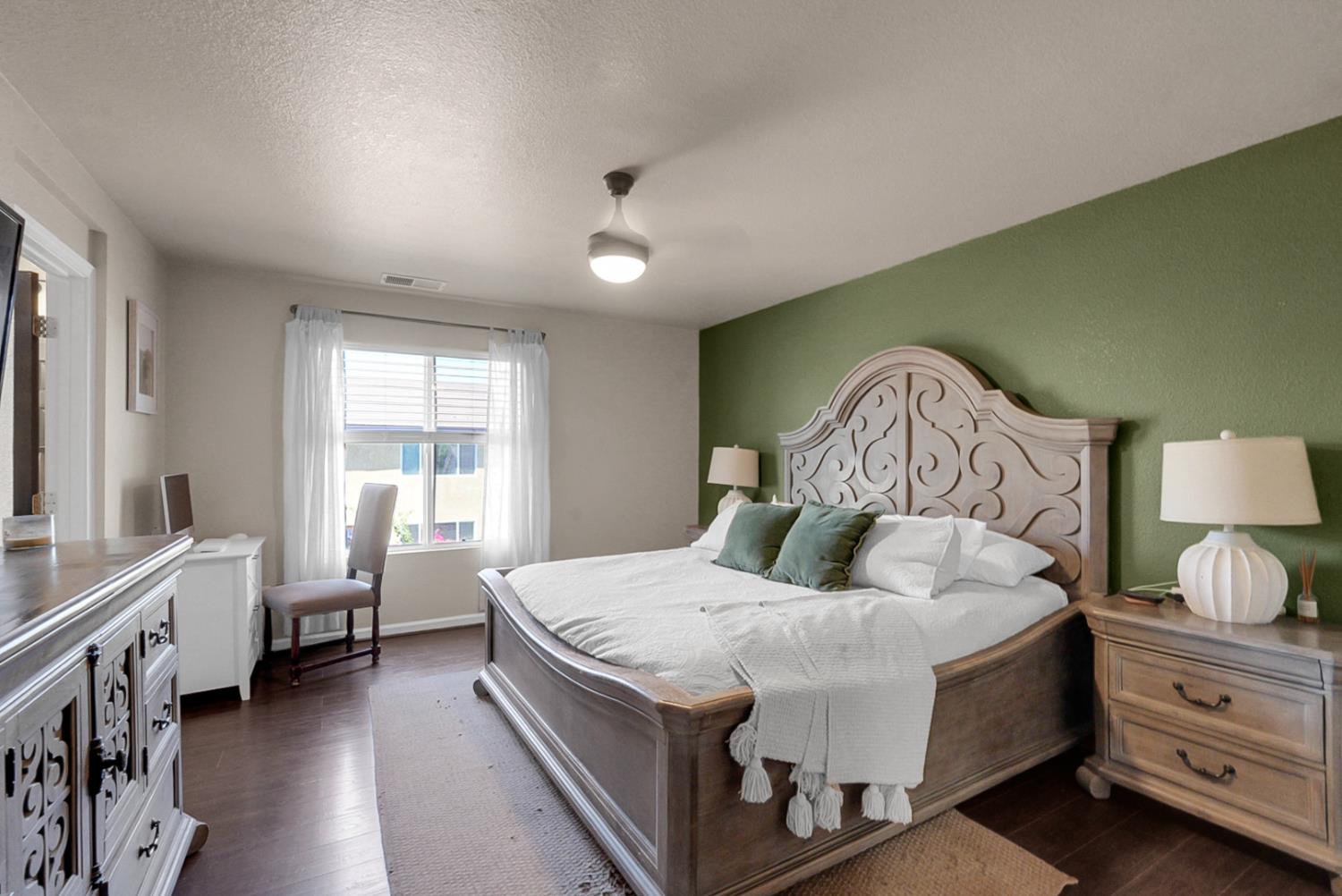 1443 Longhorn Lane