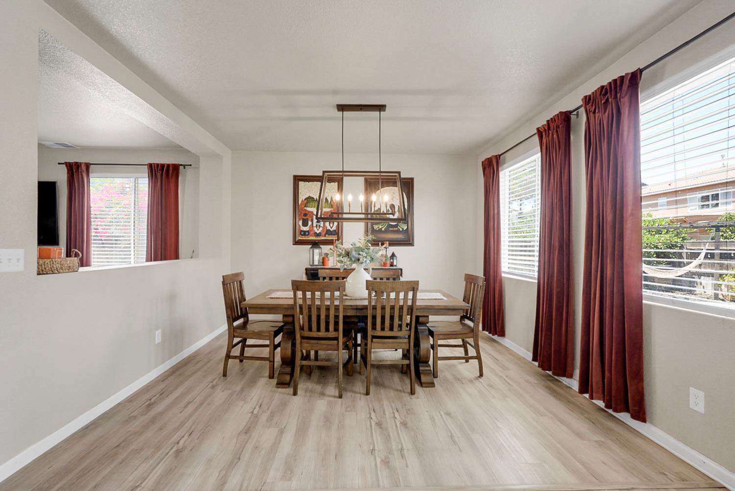 1443 Longhorn Lane