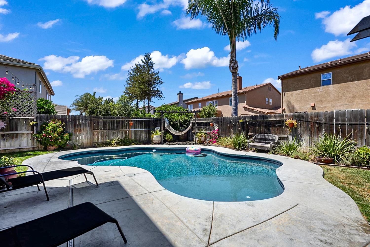 1443 Longhorn Lane