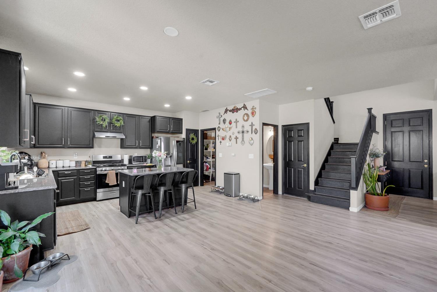 1443 Longhorn Lane