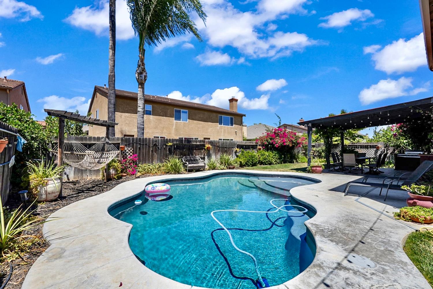 1443 Longhorn Lane
