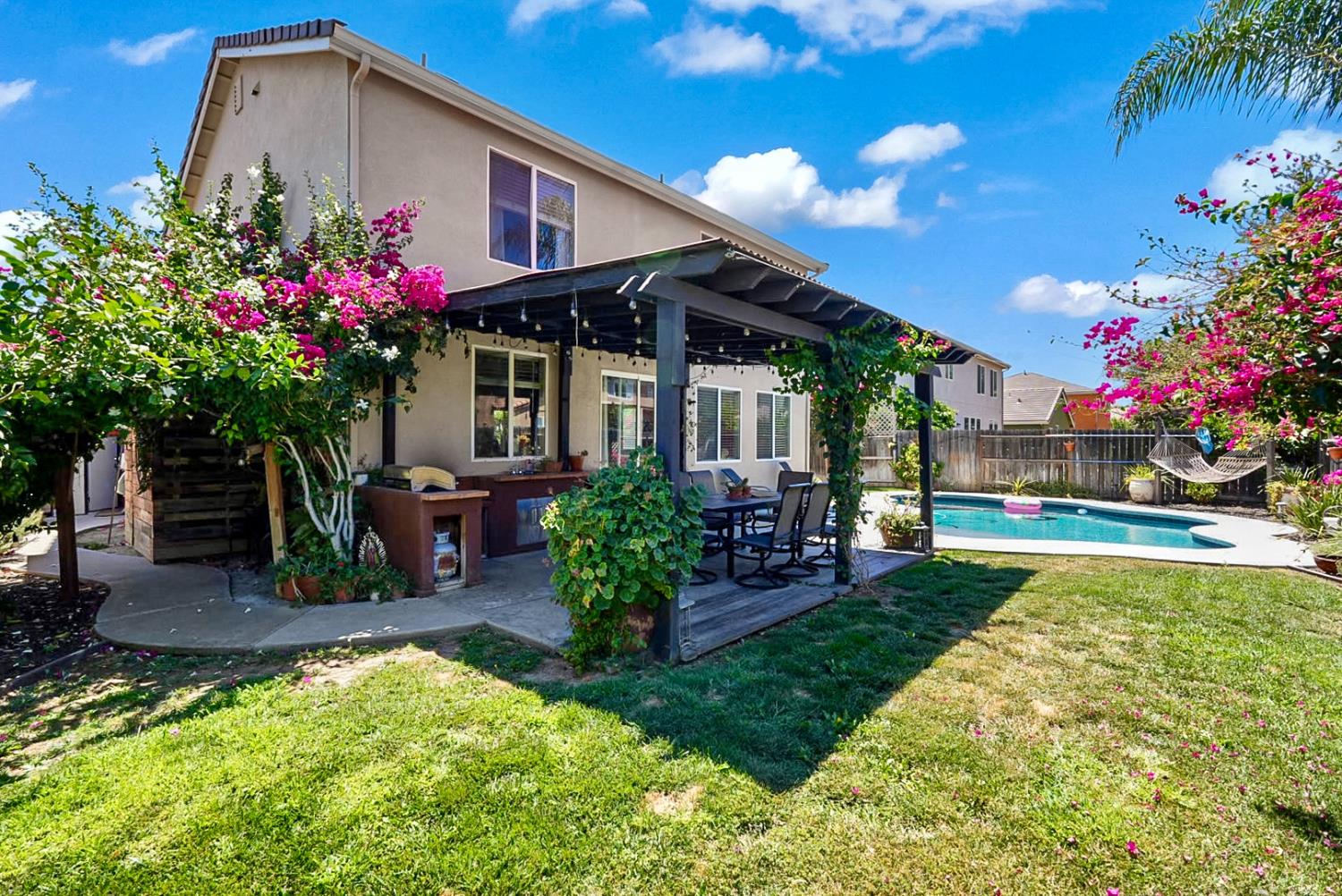 1443 Longhorn Lane